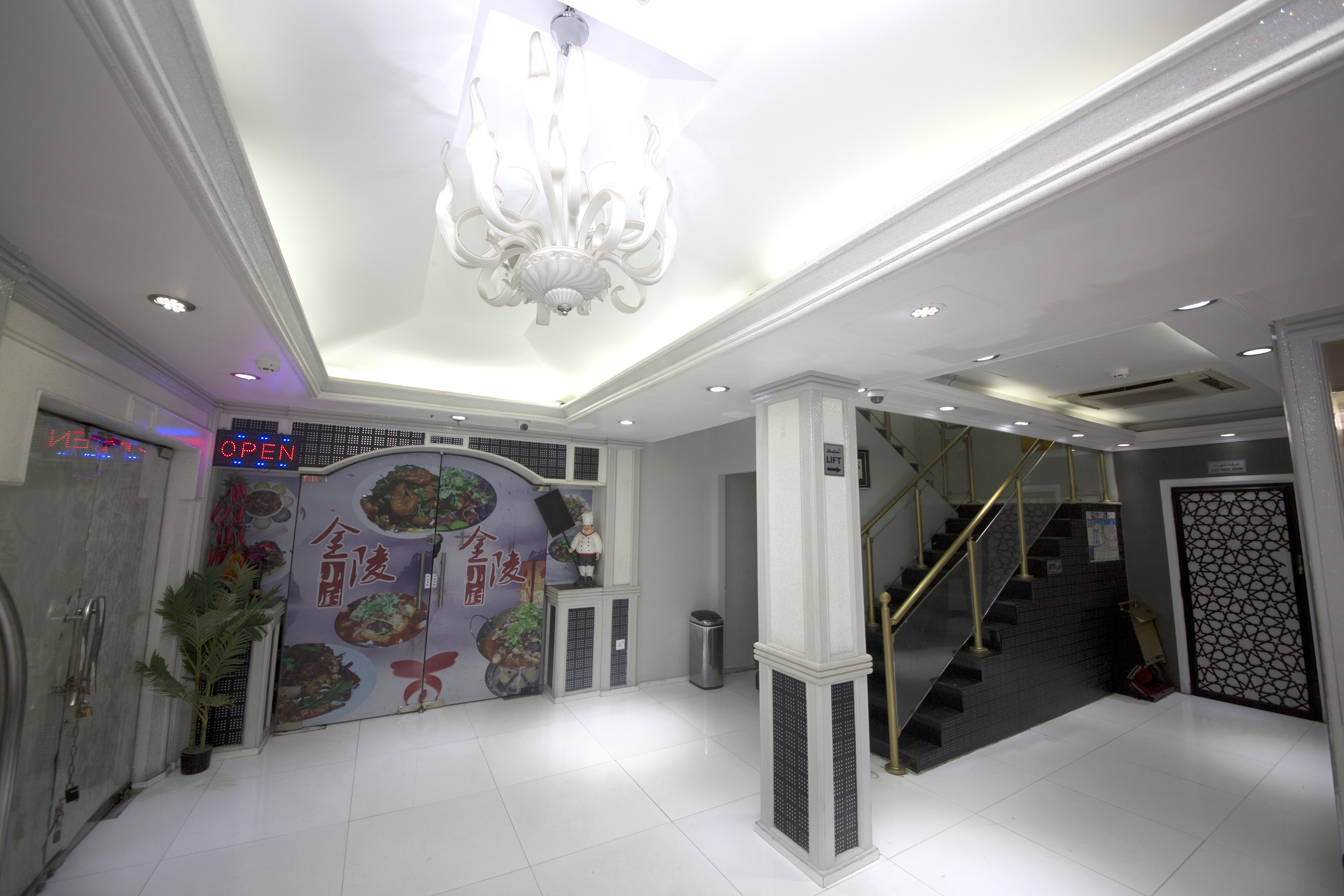 White Fort Hotel Дубай Экстерьер фото